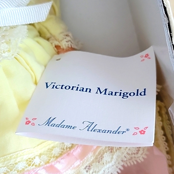 Madame Alexander Collectible Doll- Victorian Marigold #27805 - Picture 4 of 6